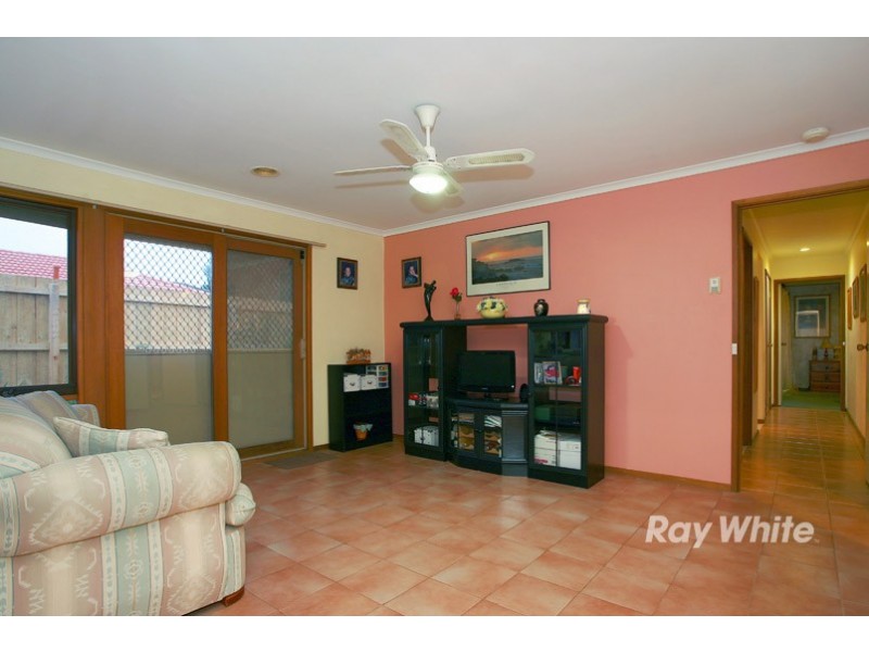 9 Hoop Pine Court, Cranbourne North VIC 3977