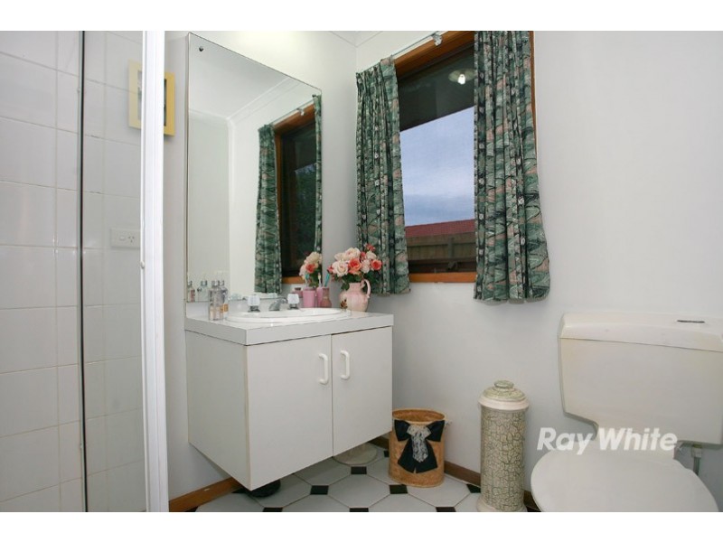 9 Hoop Pine Court, Cranbourne North VIC 3977