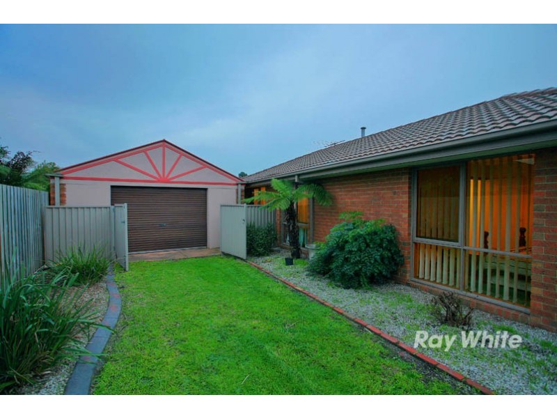 9 Hoop Pine Court, Cranbourne North VIC 3977