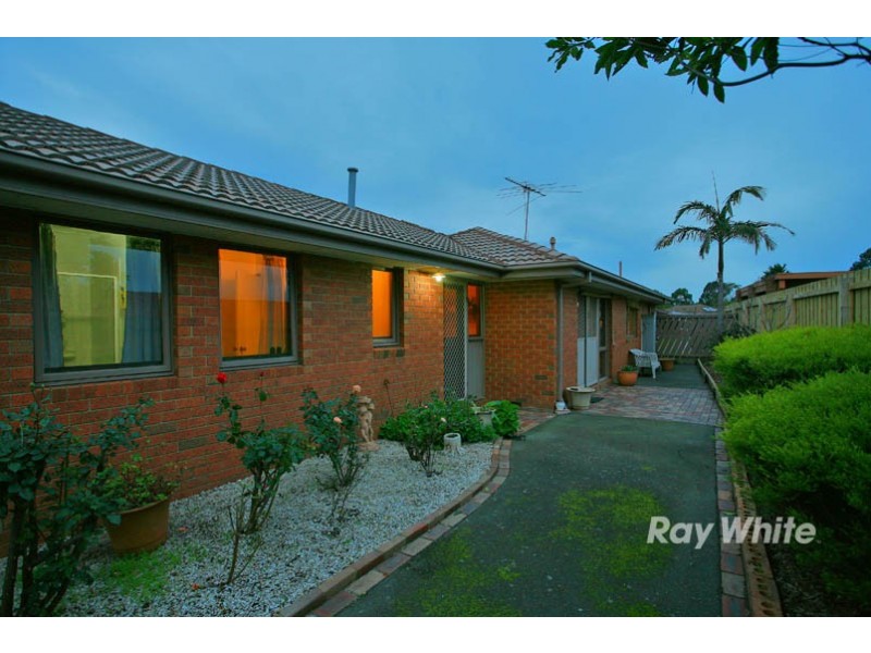 9 Hoop Pine Court, Cranbourne North VIC 3977