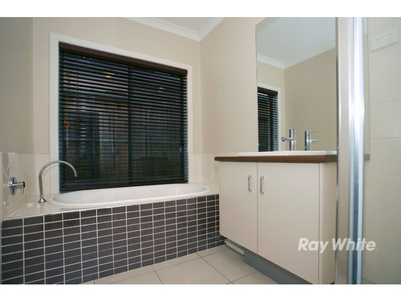 6 Aquanita Close, Lyndhurst VIC 3975