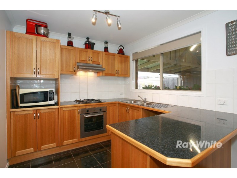 8 Faith Court, Cranbourne West VIC 3977