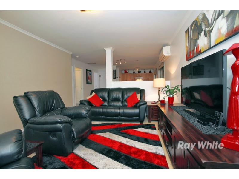 8 Faith Court, Cranbourne West VIC 3977