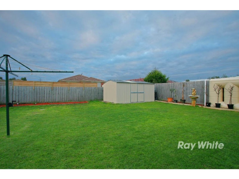 8 Faith Court, Cranbourne West VIC 3977