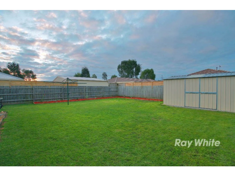 8 Faith Court, Cranbourne West VIC 3977