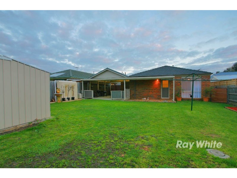 8 Faith Court, Cranbourne West VIC 3977