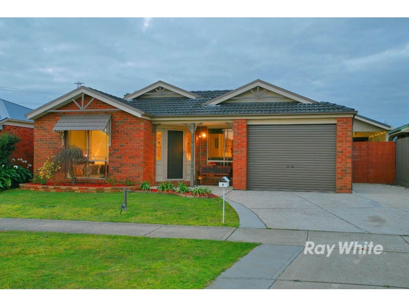 8 Faith Court, Cranbourne West VIC 3977