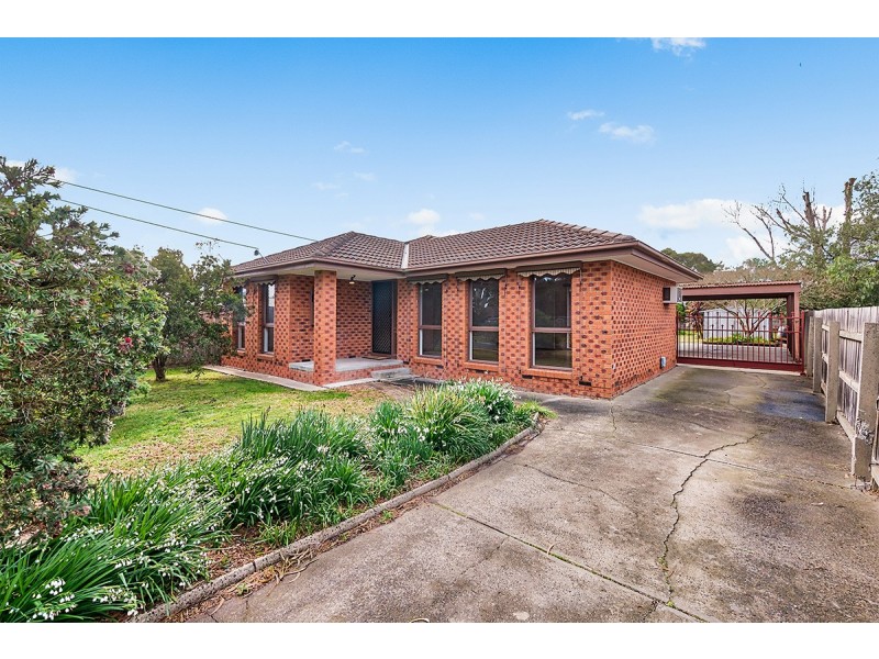 18 Rosalie Avenue, Cranbourne VIC 3977