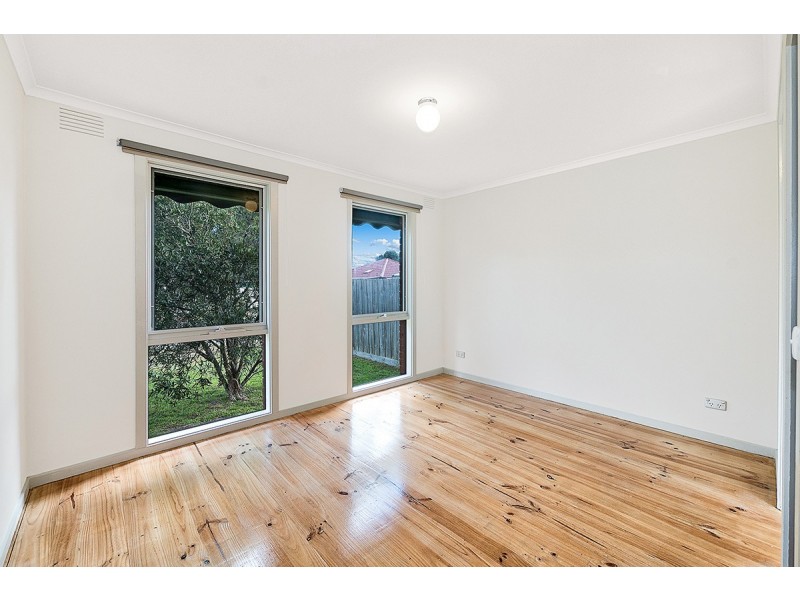 18 Rosalie Avenue, Cranbourne VIC 3977