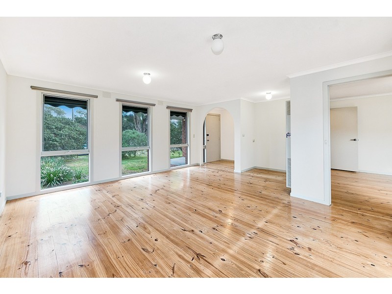 18 Rosalie Avenue, Cranbourne VIC 3977