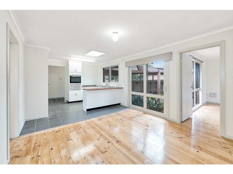 18 Rosalie Avenue, Cranbourne VIC 3977