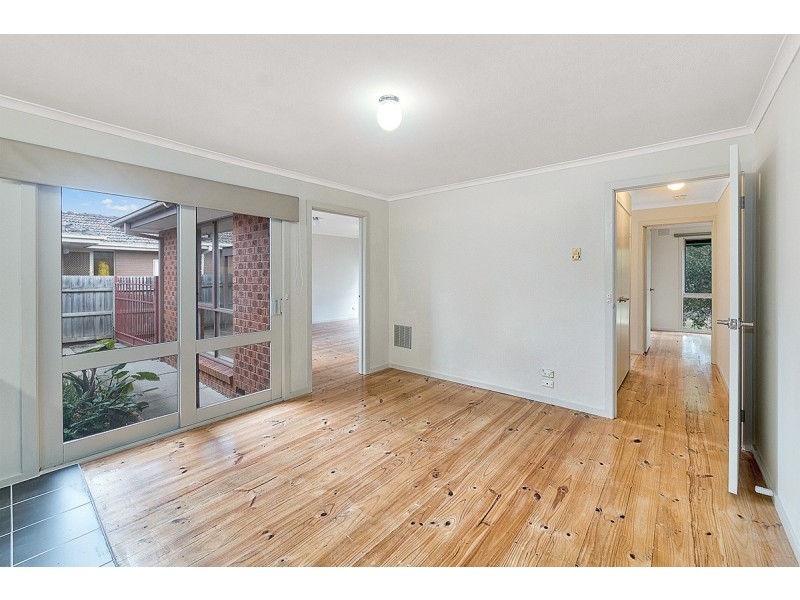 18 Rosalie Avenue, Cranbourne VIC 3977