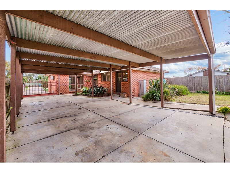 18 Rosalie Avenue, Cranbourne VIC 3977