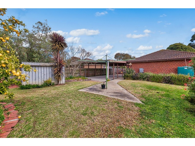 18 Rosalie Avenue, Cranbourne VIC 3977