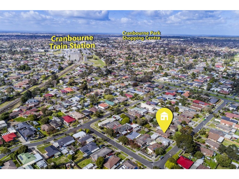 18 Rosalie Avenue, Cranbourne VIC 3977
