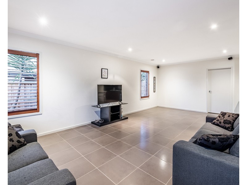 36 Biscay Grove, Lyndhurst VIC 3975