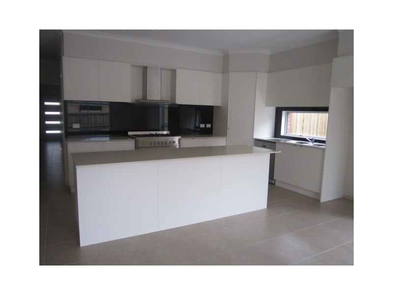 8 George Fredericks Road, Cranbourne West VIC 3977