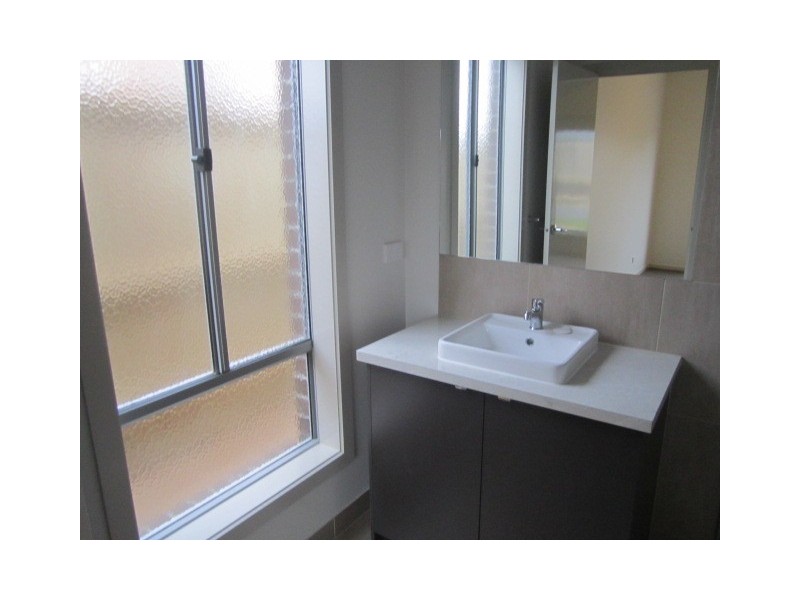 8 George Fredericks Road, Cranbourne West VIC 3977