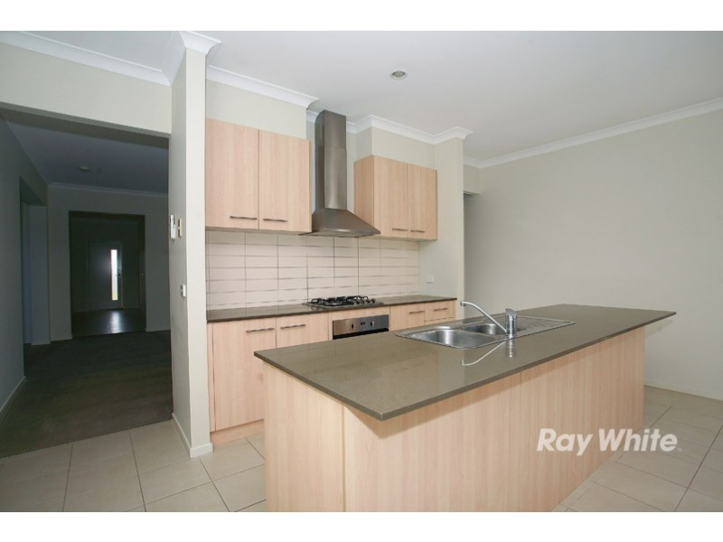 5 Gardens Vista Place, Lynbrook VIC 3975