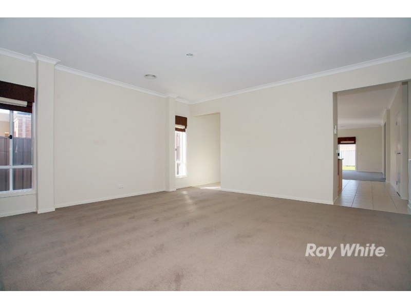 5 Gardens Vista Place, Lynbrook VIC 3975