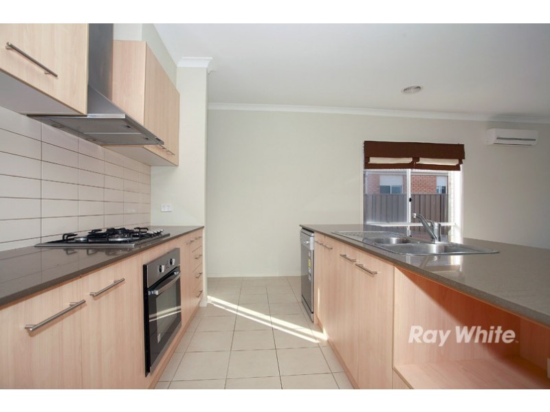 5 Gardens Vista Place, Lynbrook VIC 3975