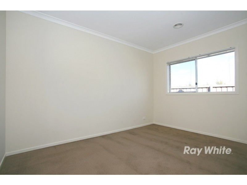 5 Gardens Vista Place, Lynbrook VIC 3975