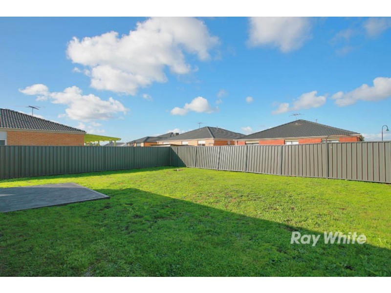 5 Gardens Vista Place, Lynbrook VIC 3975