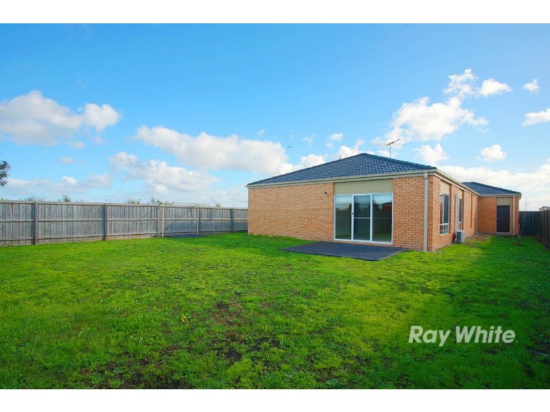 5 Gardens Vista Place, Lynbrook VIC 3975
