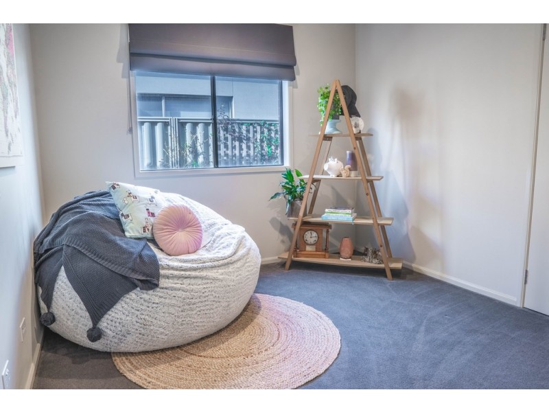 21 MacPherson Circuit, Cranbourne East VIC 3977