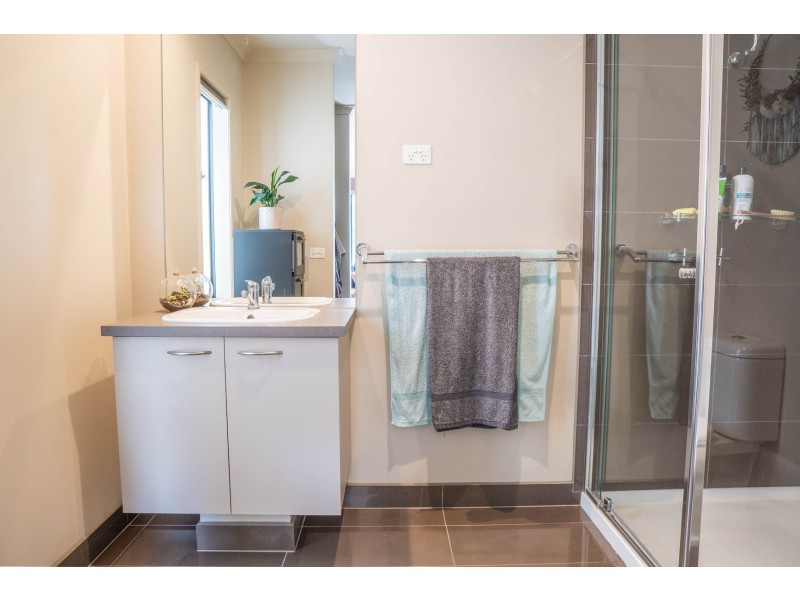 21 MacPherson Circuit, Cranbourne East VIC 3977