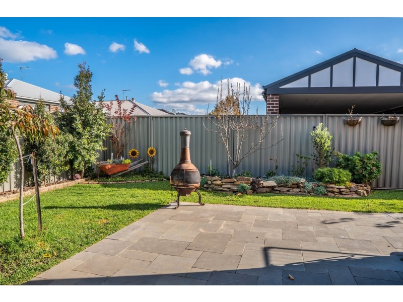 21 MacPherson Circuit, Cranbourne East VIC 3977