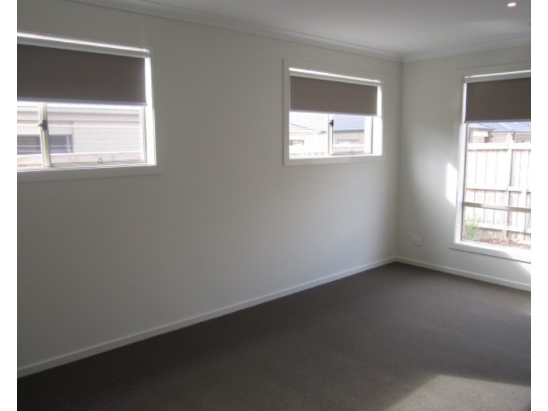 9 Illawarra Avenue, Clyde VIC 3978