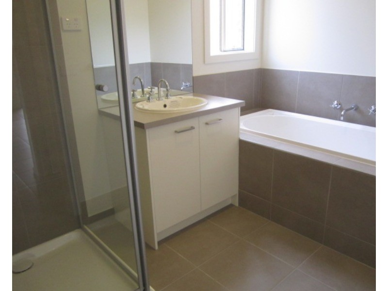 9 Illawarra Avenue, Clyde VIC 3978