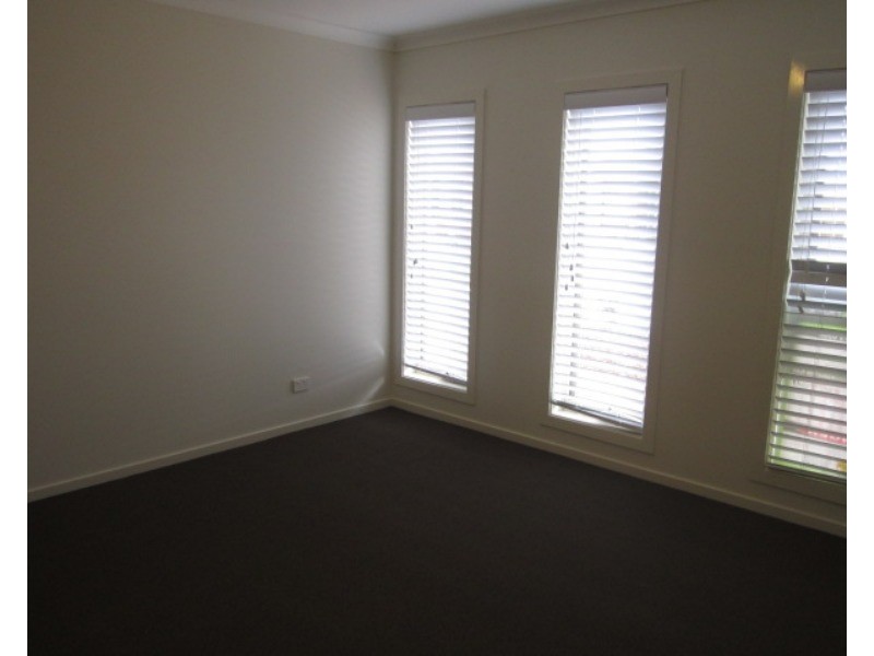 9 Illawarra Avenue, Clyde VIC 3978