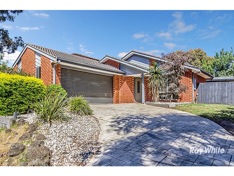 15 Bowman Close, Narre Warren South VIC 3805