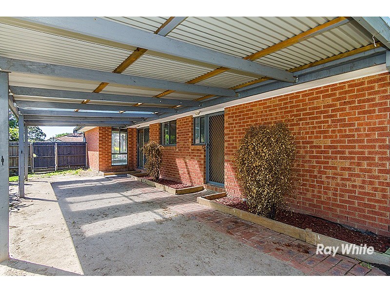 15 Bowman Close, Narre Warren South VIC 3805