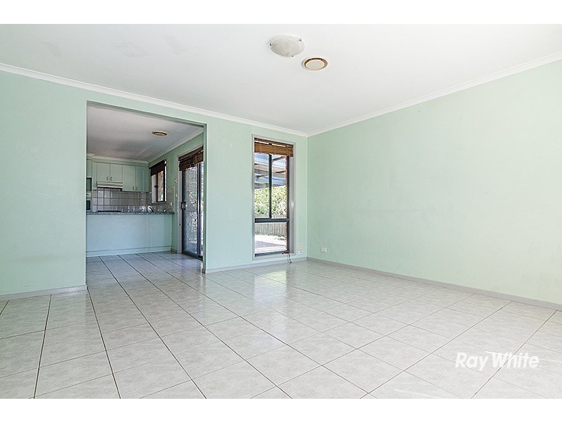 15 Bowman Close, Narre Warren South VIC 3805