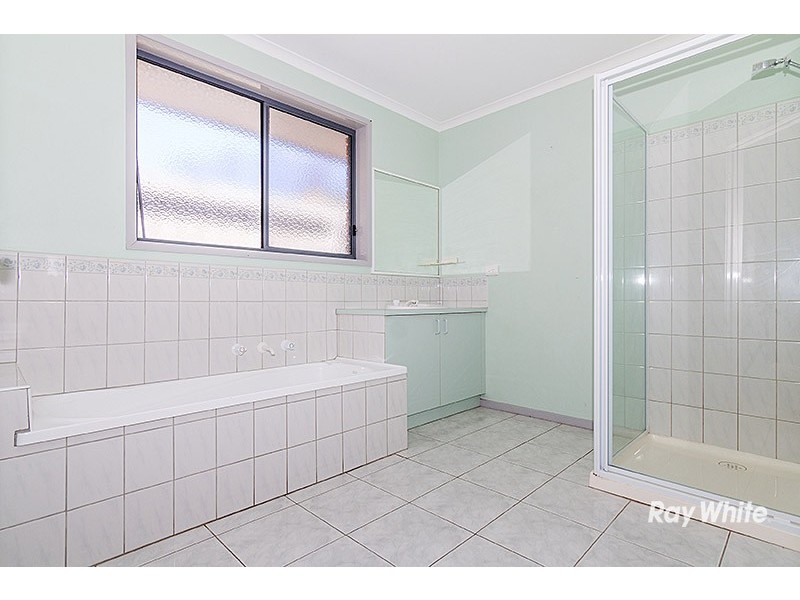 15 Bowman Close, Narre Warren South VIC 3805