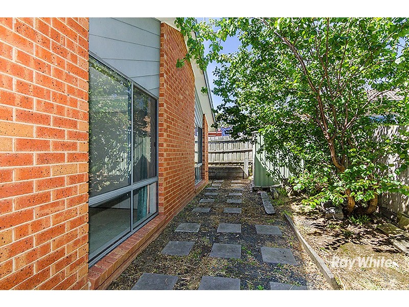 15 Bowman Close, Narre Warren South VIC 3805