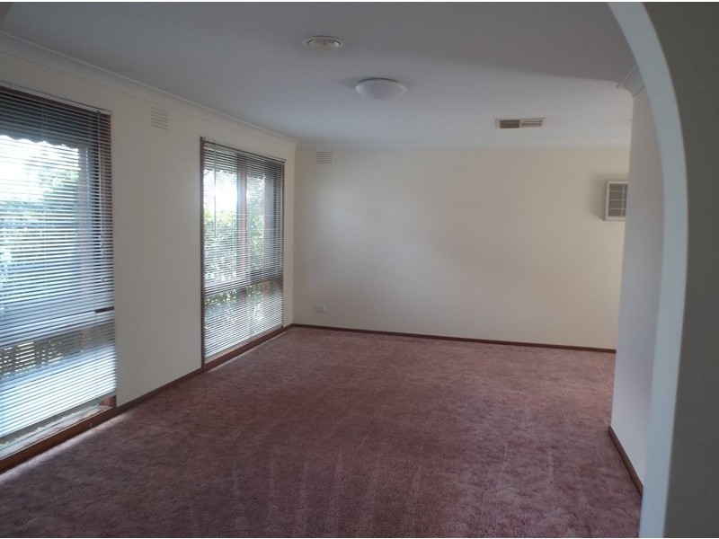 87 Endeavour Drive, Cranbourne North VIC 3977