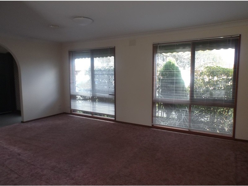 87 Endeavour Drive, Cranbourne North VIC 3977