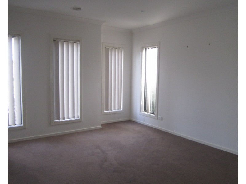 12 Datura Avenue, Cranbourne North VIC 3977