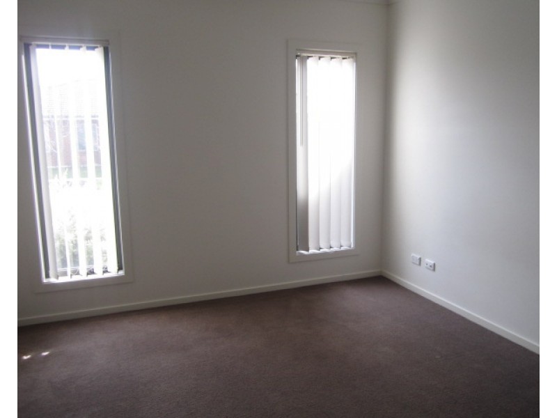 12 Datura Avenue, Cranbourne North VIC 3977