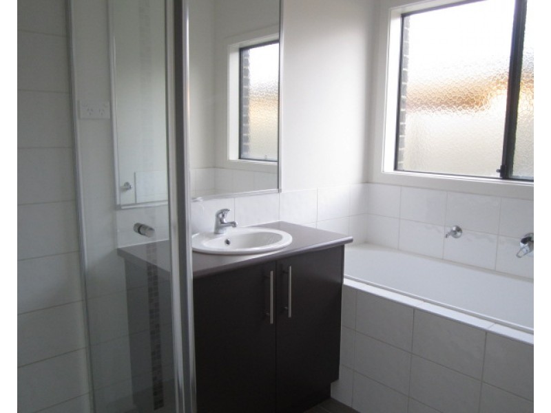 12 Datura Avenue, Cranbourne North VIC 3977