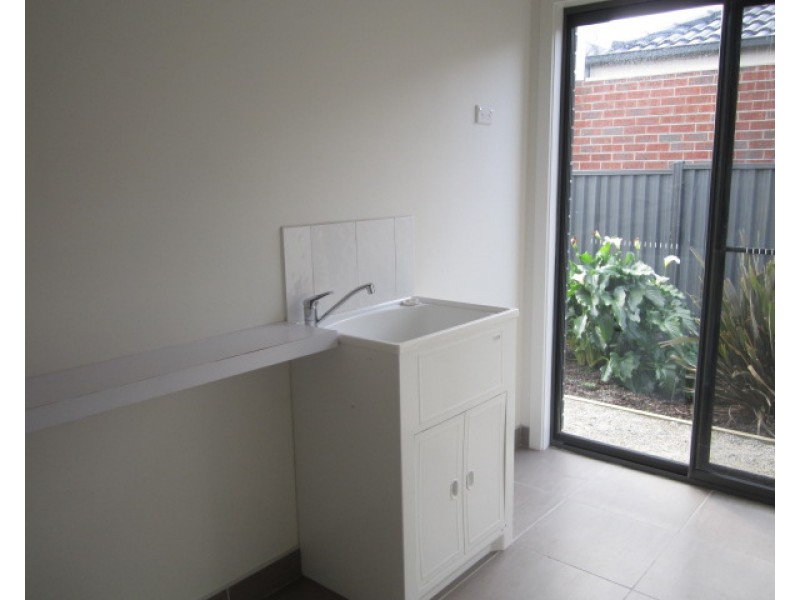 12 Datura Avenue, Cranbourne North VIC 3977