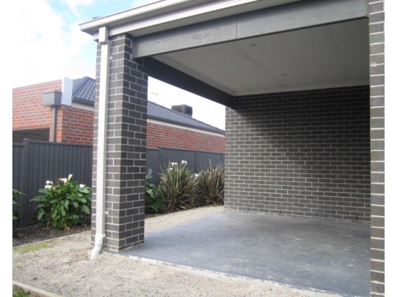 12 Datura Avenue, Cranbourne North VIC 3977