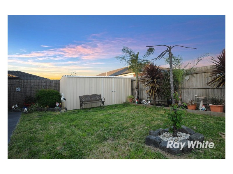 12 Venus Place, Cranbourne VIC 3977