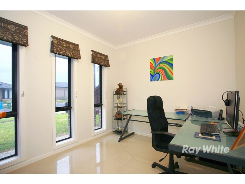 31 Elliott Parade, Lynbrook VIC 3975