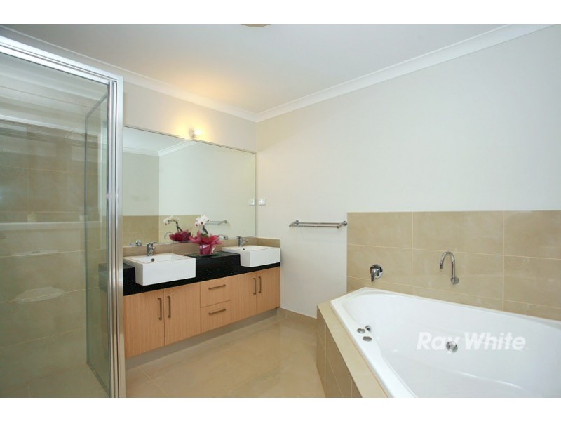 31 Elliott Parade, Lynbrook VIC 3975