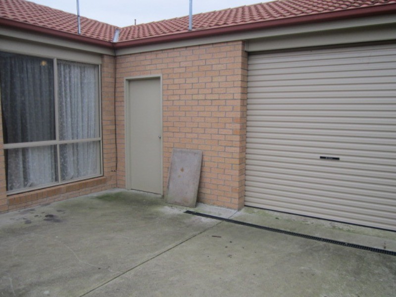 37 Kulkami Way, Cranbourne West VIC 3977